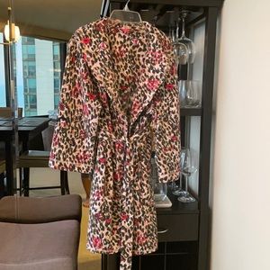 Adorable comfy Betsy Johnson short camo, lips and girl power robe!